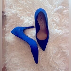 Blue heels. Suede.